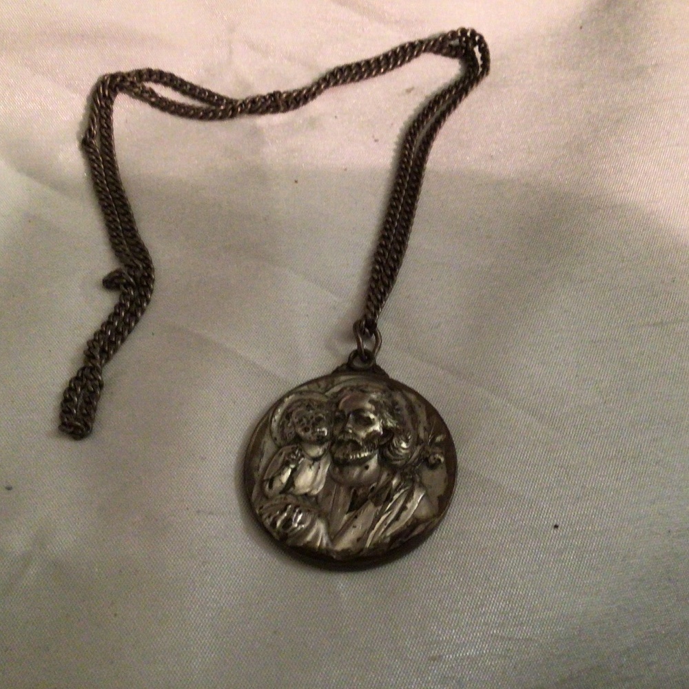 Hayward sterling religious pendant on chain
